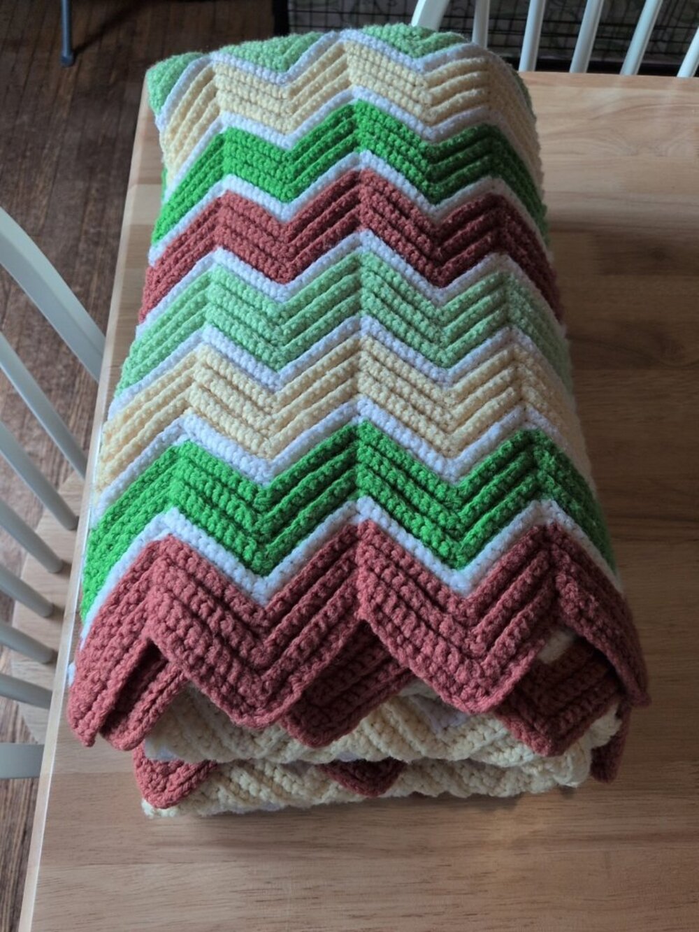 Vintage Chevron Zip Zag Crochet Blanket Yellow Green Brown White - Picture 1 of 2